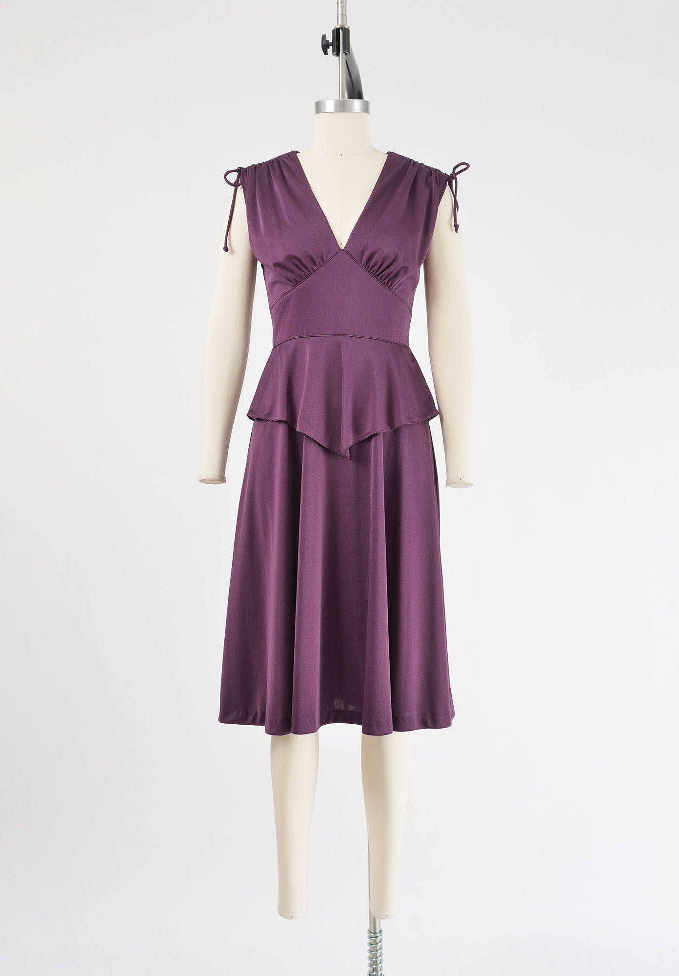 Vintage 70s Plum Purple Cocktail Dress V Neck Peplum Waist Flowy Disco Glam Midi Dress XS