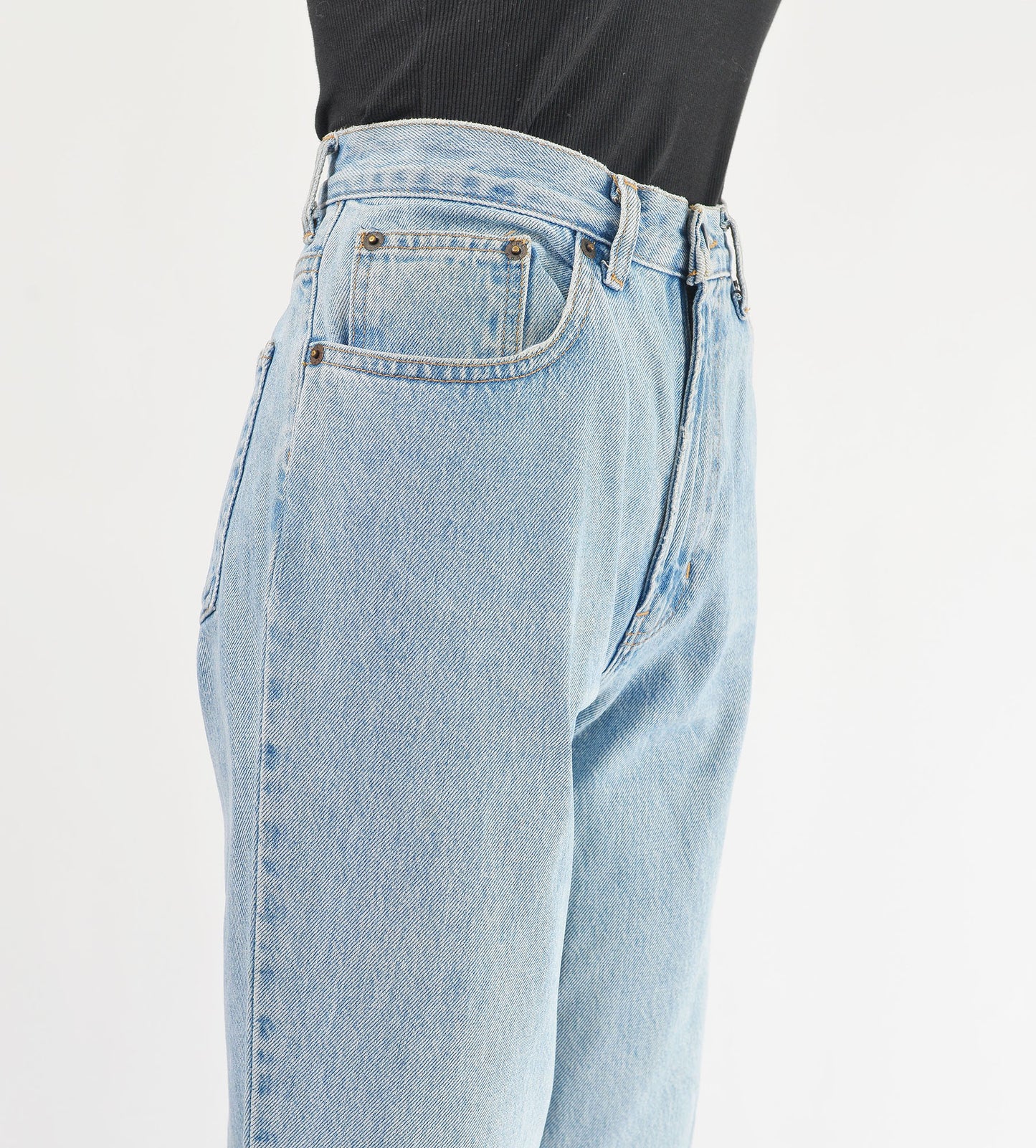 Vintage 90s Gap Classic Fit High Waisted Light Wash Denim Tapered Leg Mom Jeans size M