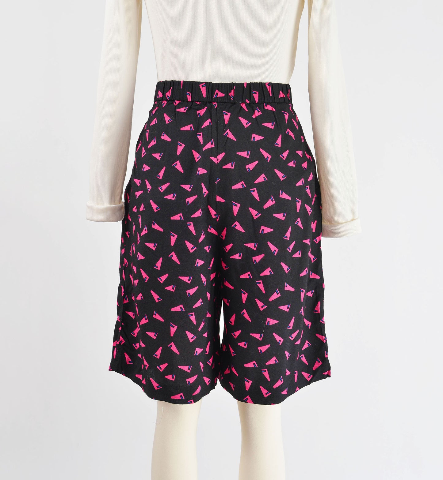 Vintage 90s Black and Pink Geometric New Wave Print Bermuda Shorts size M