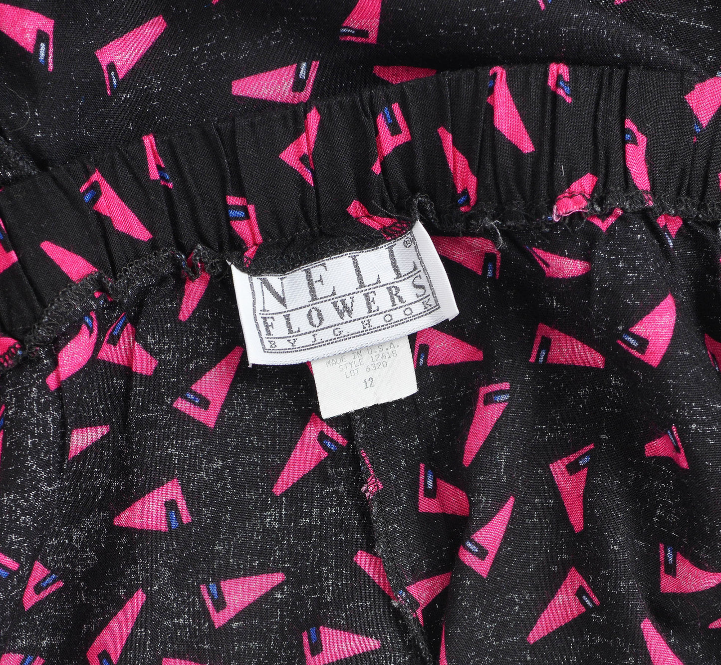 Vintage 90s Black and Pink Geometric New Wave Print Bermuda Shorts size M