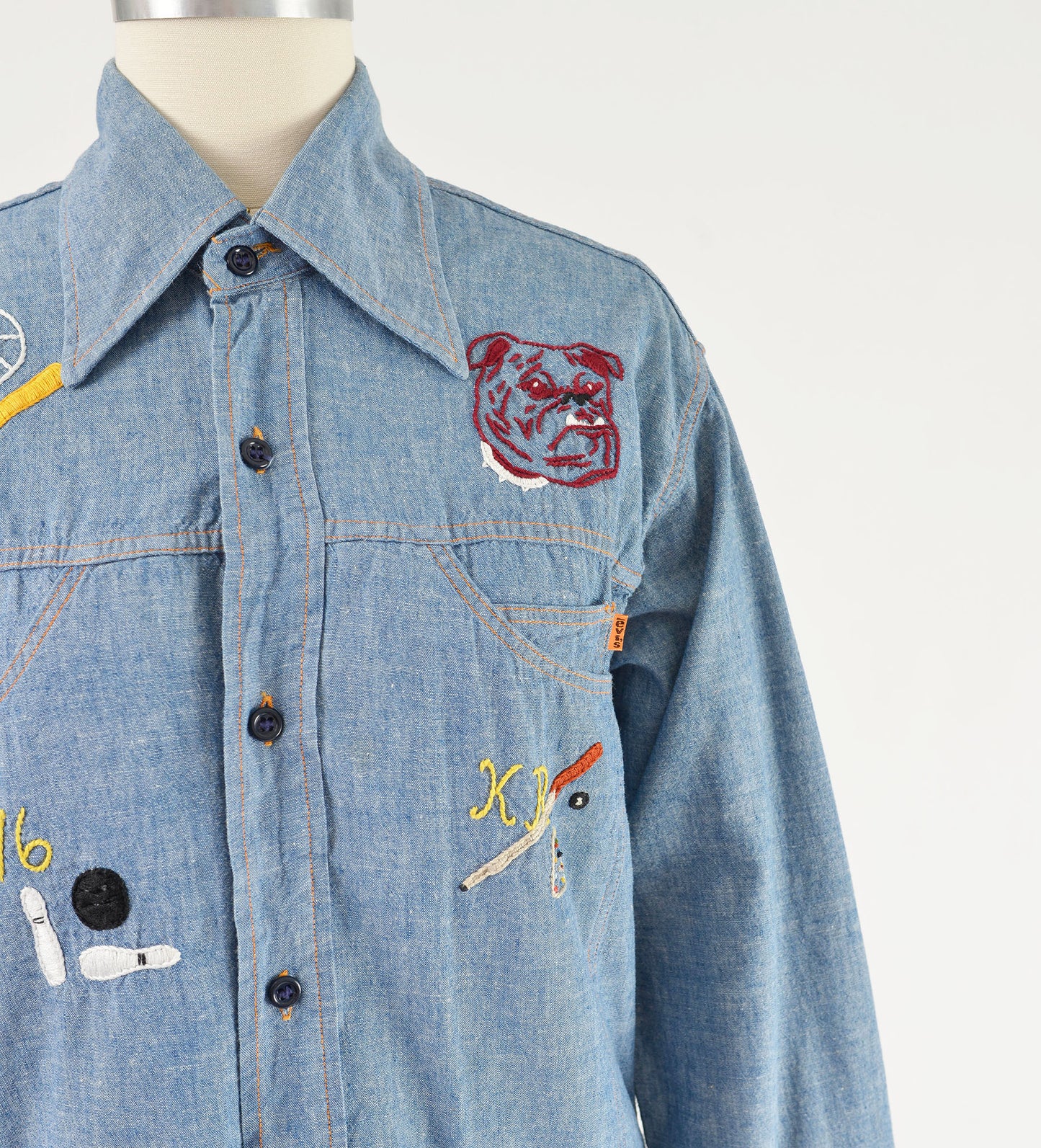 Vintage 70s Levi’s Chambray Cotton Hand Embroidered Collared Button Down Top Shirt Unisex