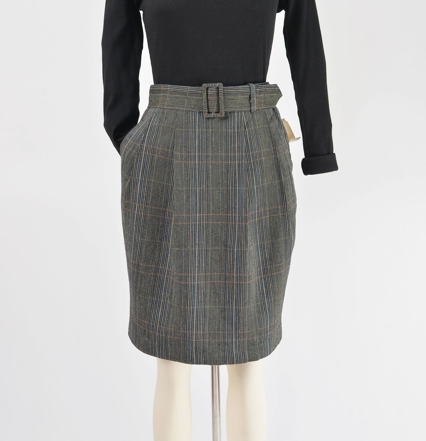 Vintage 90s black plaid pencil skirt. Knee length.  Belted waist.