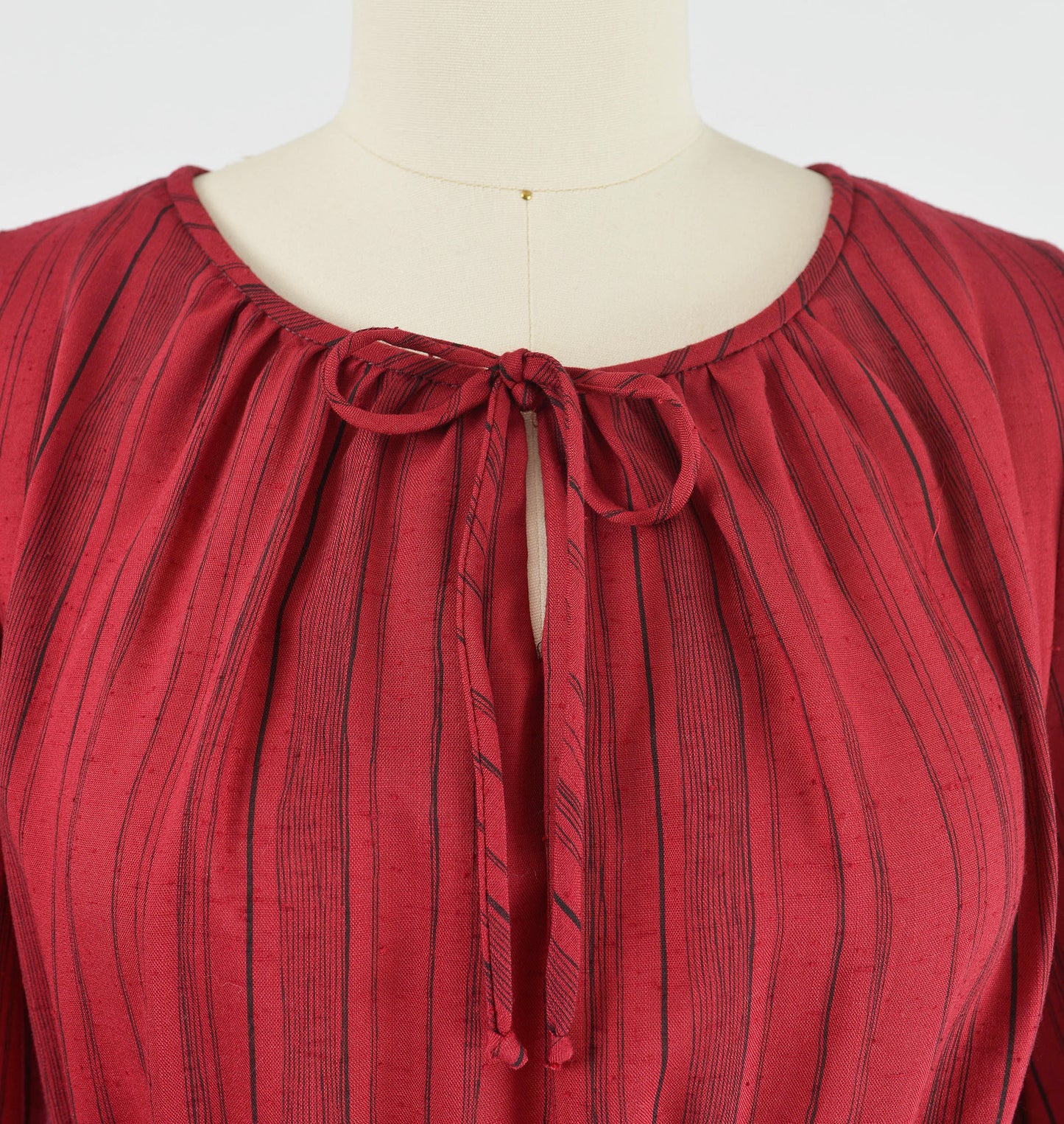 Vintage 70s Burgundy Red Striped Bow Neck Shift Dress with Tie Belt size M