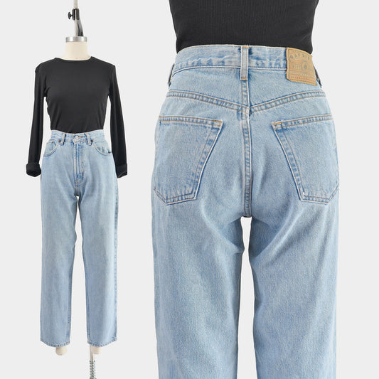 Vintage 90s Gap Classic Fit High Waisted Light Wash Denim Tapered Leg Mom Jeans size M