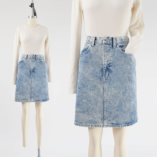 Vintage 80s acid wash denim pencil fitted mini jean skirt.